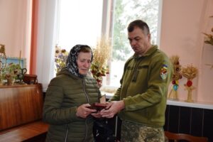 Матері загиблого військовослужбовця вручили орден «За мужність» ІІІ ступеня