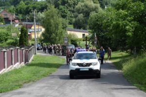 В Карпилівці попрощались з загиблим Героєм
