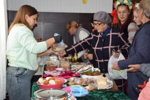 Понад 16 тисяч гривень на підтримку ЗСУ зібрали в Меткові під час благодійного ярмарку-концерту