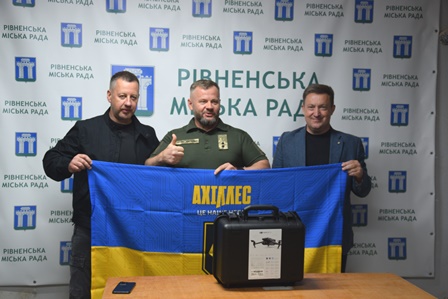 Alt="Городоцький сільський голова передав дрони для військових "