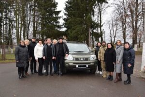Напередодні Дня Збройних Сил України захиснику передали автомобіль від Городоцької територіальної громади