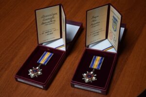 Родинам загиблих військовослужбовців вручили ордени «За мужність» ІІІ ступеня (посмертно)