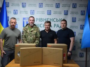 Зарядні пристрої та Starlink: Городоцька громада надала чергову допомогу військовим