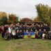 Працівники Городоцької сільської ради під час завершення навчання в Центрі спротиву Рівненщини — спільне фото учасників із прапорами України.